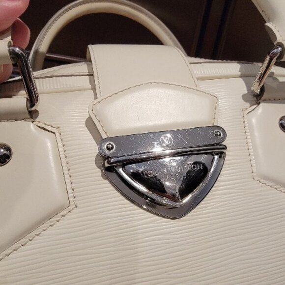 LOUIS VUITTON  Ivoire Epi Leather Montaigne GM Bag - Picture 6 of 16